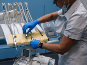 Курсы ассистента стоматолога в Москве